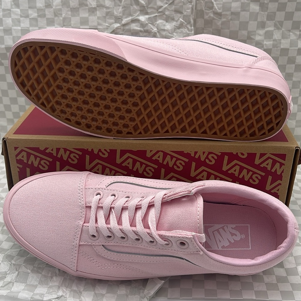 Vans Women’s Pink Sneakers Classic Design Old Skool
Pastel Mono Pink
VN000CT8PNK - Picture 5 of 16